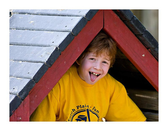 AED_7124kids_castle.jpg