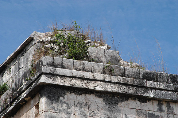 chichen itza mayan ruins ball court